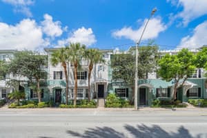 375 E Mallory Circle, Delray Beach