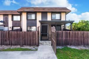 2140 Sherwood Forest Boulevard 10, West Palm Beach