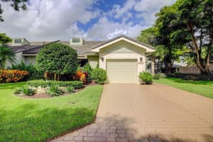 6827 Parisian Way, Lake Worth