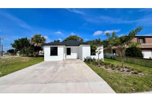 1580 W 32nd Street, Riviera Beach