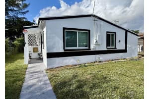 5909 Pinewood Avenue, West Palm Beach