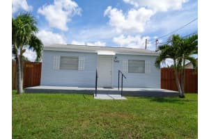 3601 Lakewood Road, Palm Springs