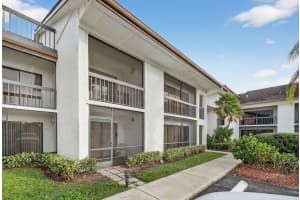 3300 Twin Lakes Terrace 102, Fort Pierce