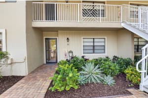 18 Westgate Lane E, Boynton Beach