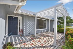 28 Hickory Hill Road, Tequesta