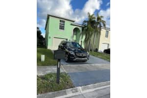 4172 Pine Hollow Circle, Greenacres