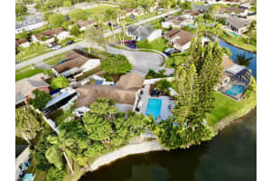 5570 Sw 9th Court, Margate