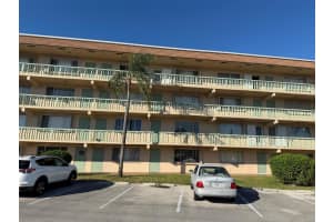 300 Village Green Circle S 406, Palm Springs