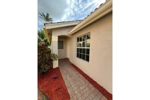 5308 Moon Shadow Lane E, Greenacres