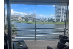 20 Yacht Club Drive 405, North Palm Beach