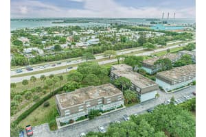 1901 Indian River Boulevard 206, Vero Beach