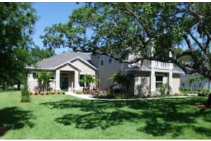 2180 Pennwood Drive, Melbourne