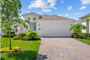 2147 Falls Manor, Vero Beach