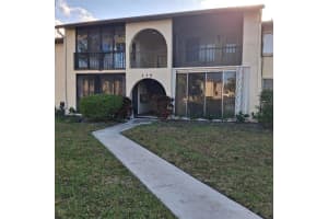 115 Lake Pine Circle D-1, Greenacres