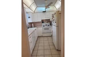 725 Lori Drive 313, Palm Springs