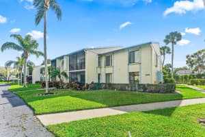 1117 Green Pine Boulevard D2, West Palm Beach