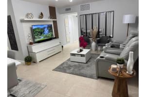 1950 Lake Osborne Drive 18, Lake Worth