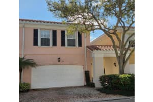 58 Tall Oaks Circle, Tequesta