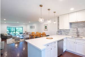 9282 Vista Del Lago D, Boca Raton