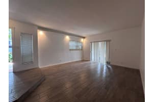 2700 S University Drive 7b, Davie