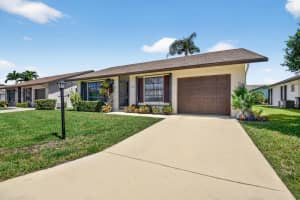 6262 Tall Cypress Circle, Greenacres