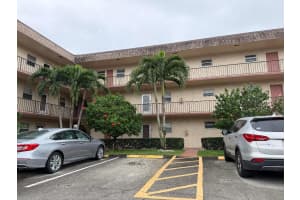 701 Lori Drive 204, Palm Springs