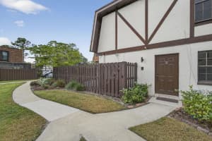 102 Weybridge Circle B, Royal Palm Beach