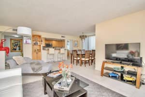 3912 S Ocean Boulevard 205, Highland Beach