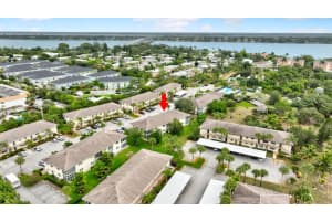 2950 Se Ocean 135-7, Stuart