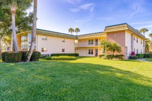 2 Vista Gardens Trail 202, Vero Beach