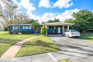 421 Fontana Drive, Palm Springs