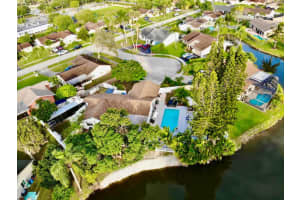 5570 Sw 9th Court, Margate