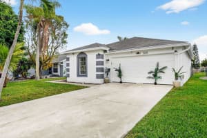 5221 Arbor Glen Circle, Lake Worth