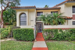 10215 N Circle Lake Drive 101, Boynton Beach