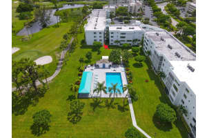 6698 10th Avenue N 320, Lake Worth