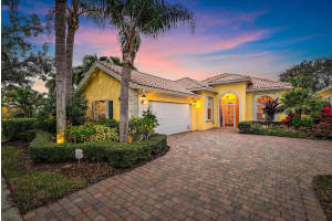 4702 Dovehill Drive, Palm Beach Gardens