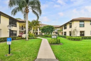 241 Sw South River Drive 206, Stuart