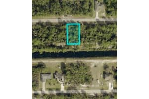 930 Kanuga Street E, Lehigh Acres