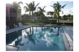 1505 Crescent Circle B27, Lake Park