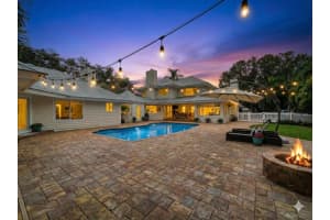 2521 Sw Racquet Club Drive, Palm City