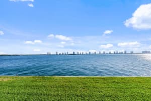100 Wettaw Lane 9, North Palm Beach