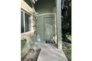 220 Crestwood Circle 106, Royal Palm Beach