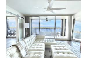 132 Lakeshore Drive 1118, North Palm Beach