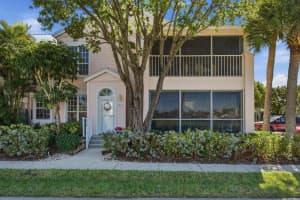 391 Ne Plantation Road 215, Stuart