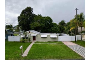 609 Nw 7th Court, Boynton Beach