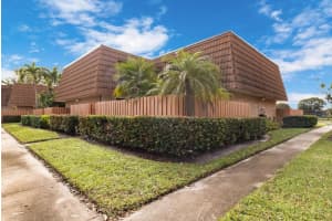 245 Charter Way, West Palm Beach 245 Charter Way, West Palm Beach