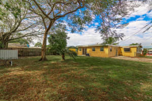 5652 S Rue Road, West Palm Beach