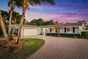 1404 Alpha Court S, Lake Clarke Shores