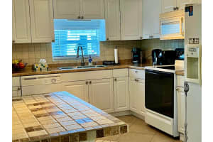 3325 Street Street, Hollywood