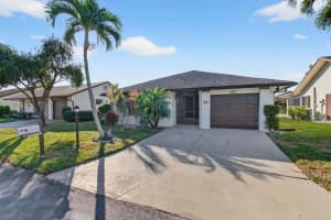 6100 Olivewood Circle, Greenacres